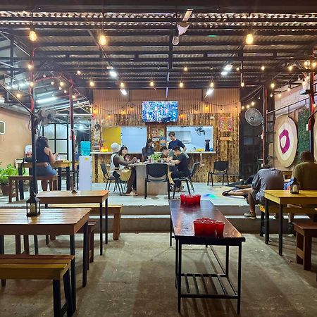 Cheese Hostel Manila Makati City Exterior foto