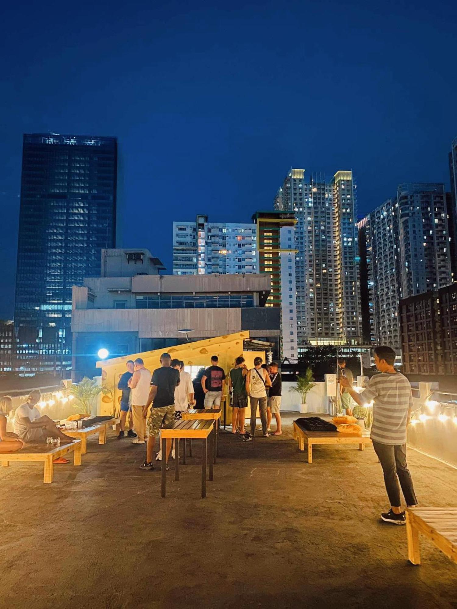 Cheese Hostel Manila Makati City Exterior foto