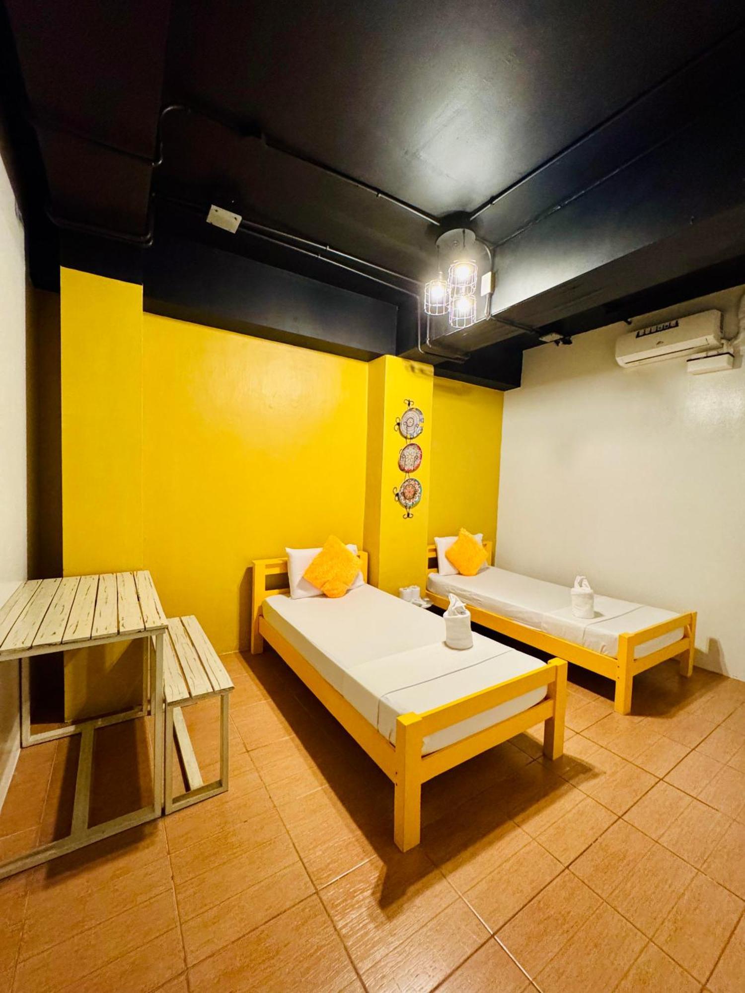 Cheese Hostel Manila Makati City Exterior foto